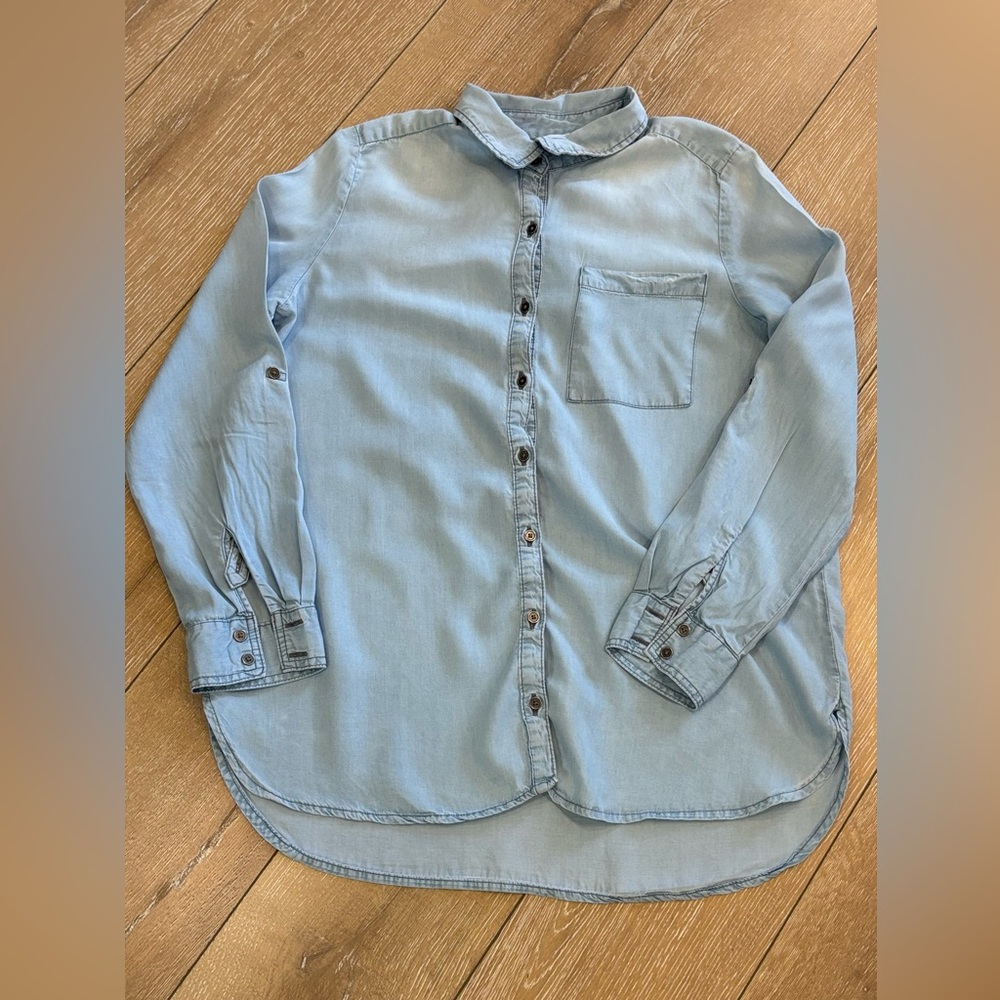 Natural Reflections chambray button up shirt